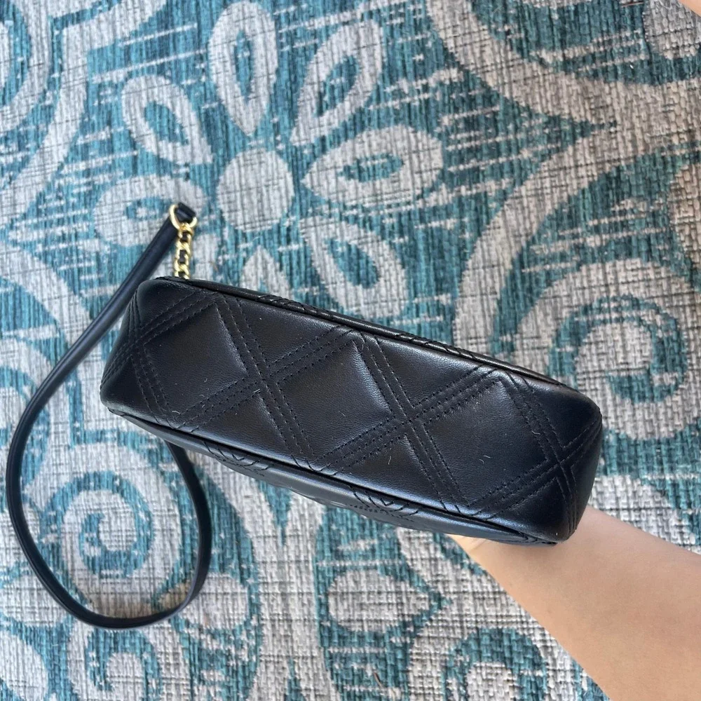Tory Burch Kira Diamond Quilt Camera Crossbody Bag‎ Black Leather Gold Chain